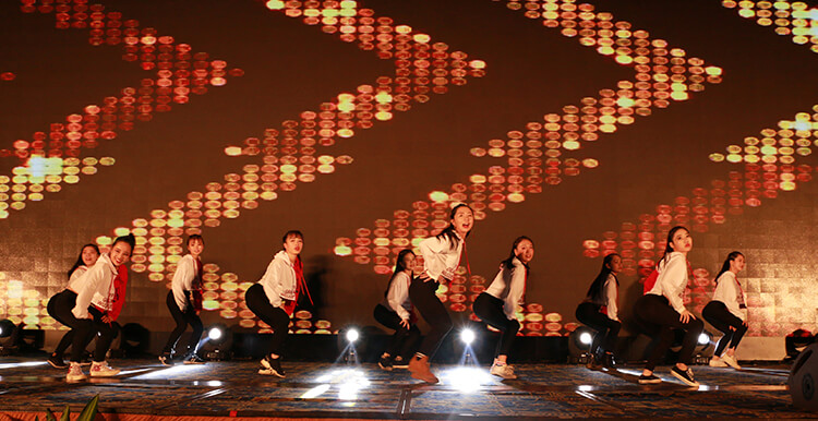 1514995809426531.jpg 開場(chǎng)舞.jpg