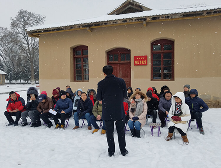 1515765223100165.jpg 雪中聽黨課(文).jpg