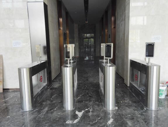 1539344832855730.jpg 人行道閘及人臉識別.jpg